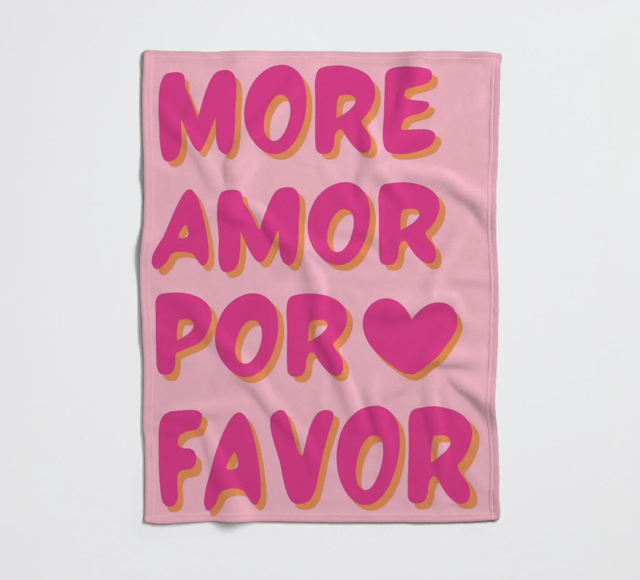 "Mehr Amor Por Favor" Typografie Kunst Fleecedecke von pdigitalprints
