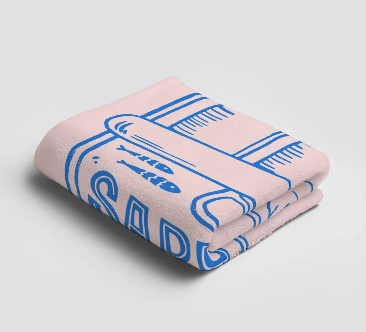 Quirky Blue Sardine Tin Illustration auf weichen rosa Hintergrund Handtuch von pdigitalprints