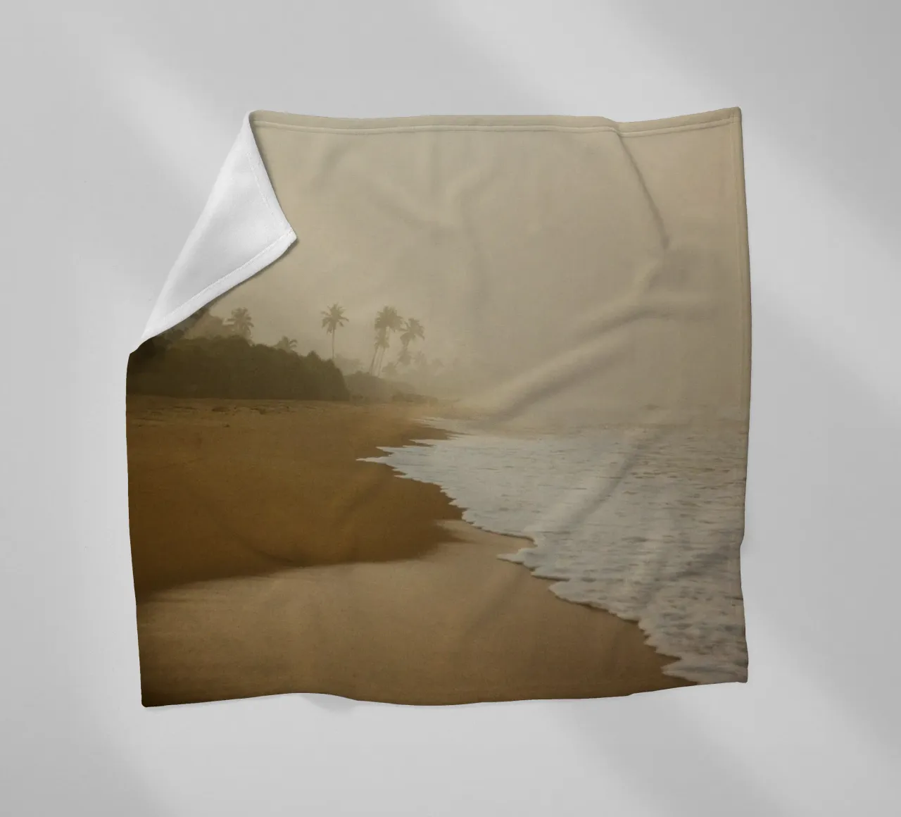 spiaggia mare coperta in pile da Earthly Visions