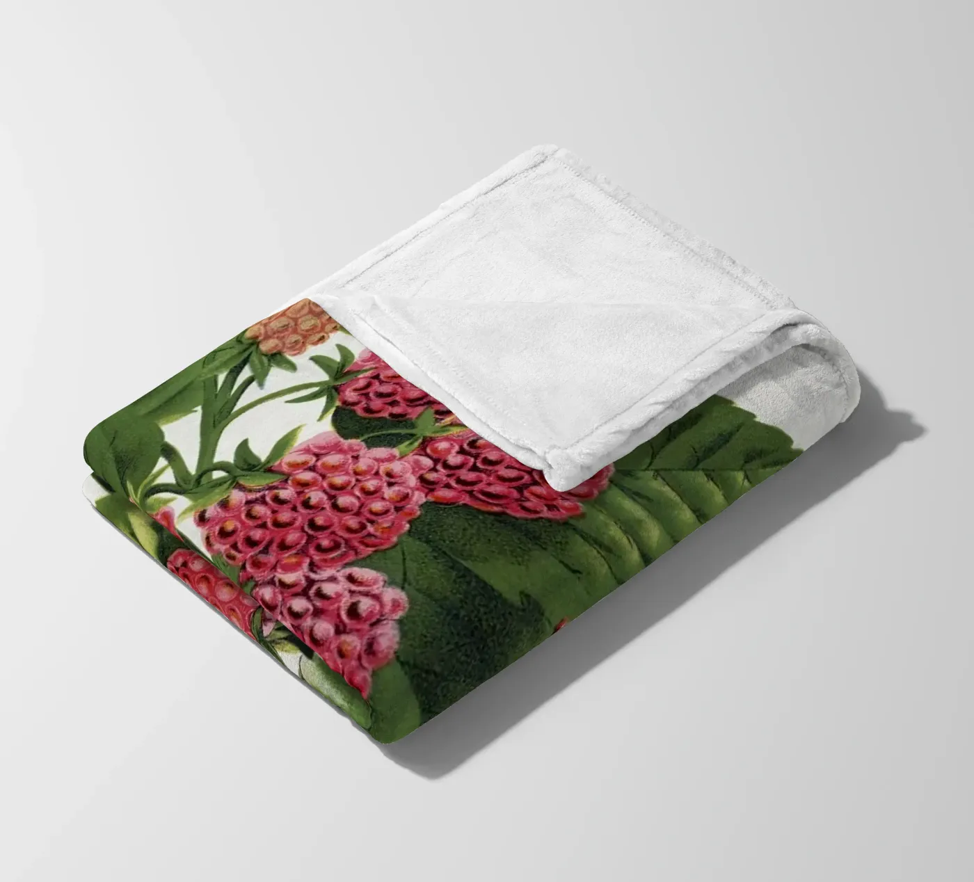 Cuthbert raspberry coperta in pile da vintageshop