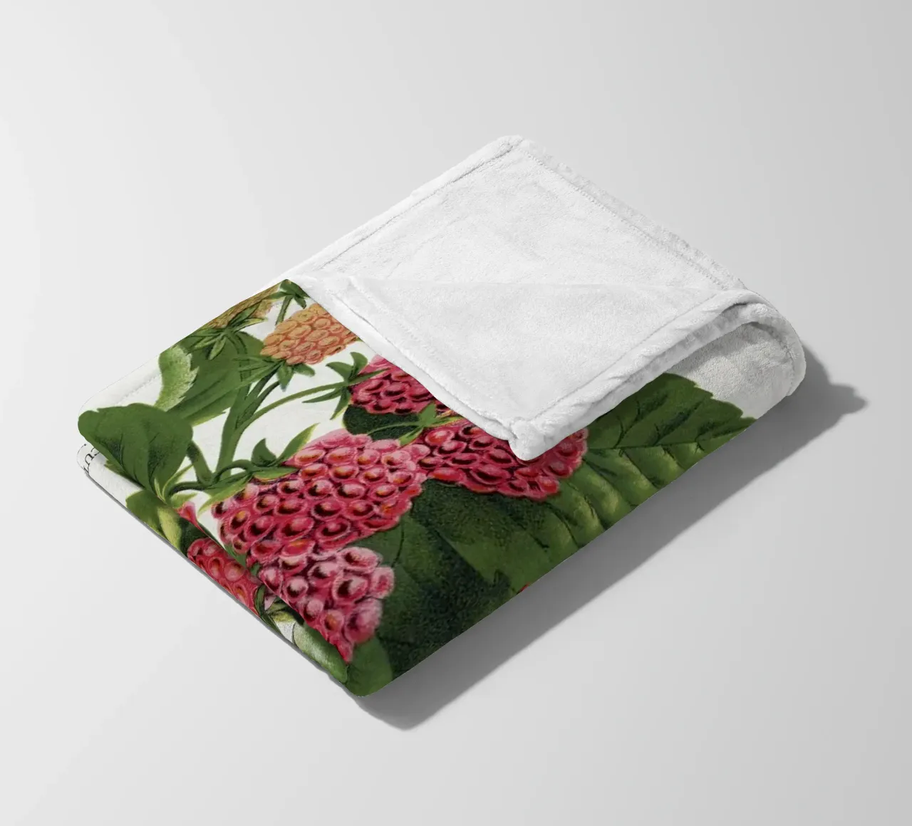 Cuthbert raspberry coperta in pile da vintageshop