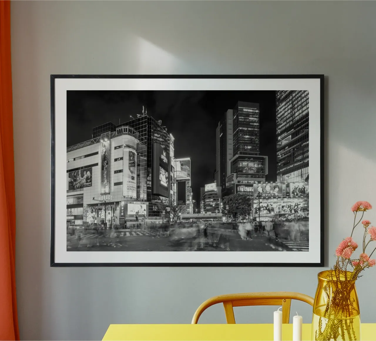 Hustle and bustle at the Shibuya intersection in Tokyo | monochrom poster with aluminum frame by Melanie Viola