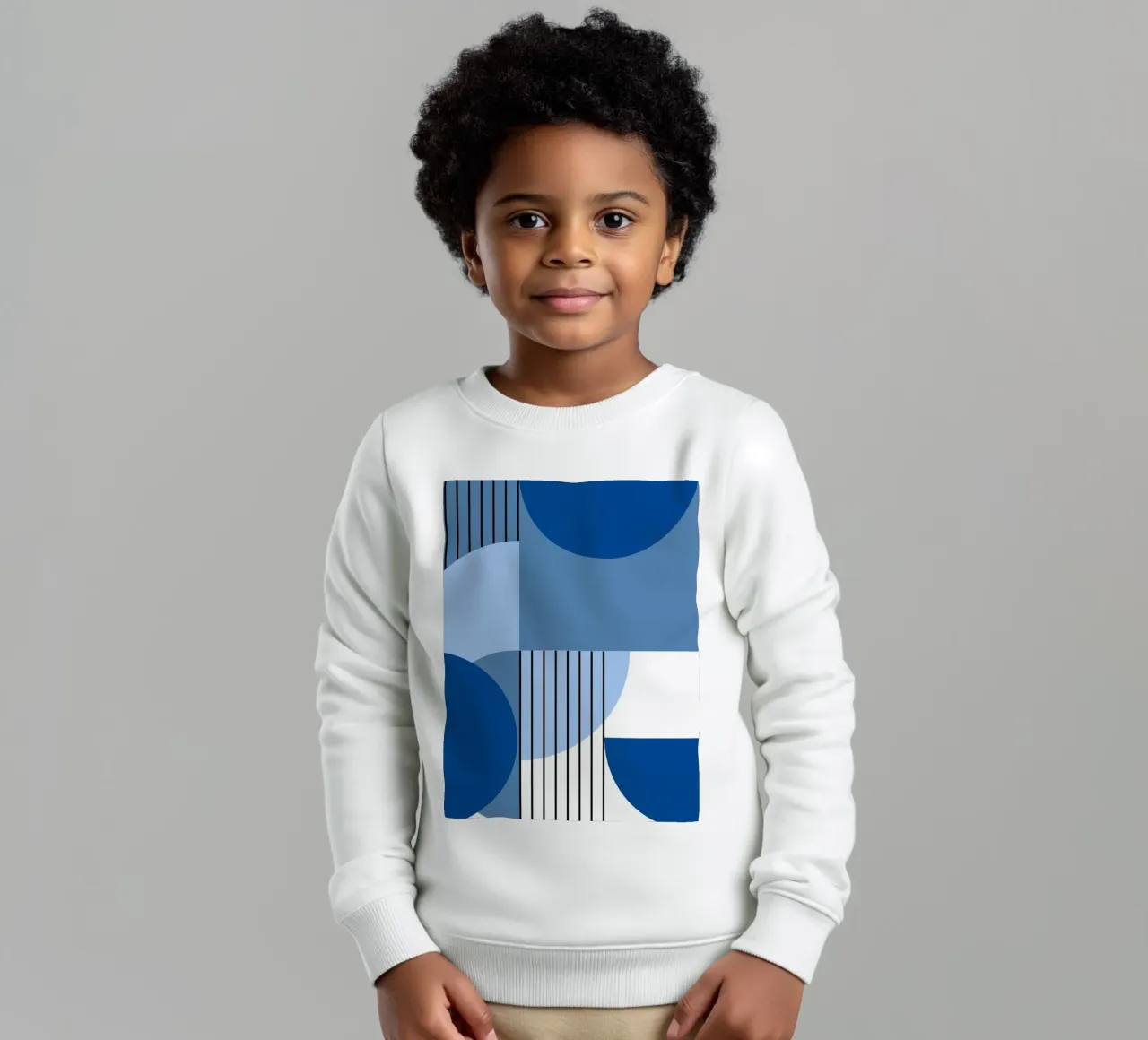 Composizione geometrica in blu felpa bambino da Studio Vibe
