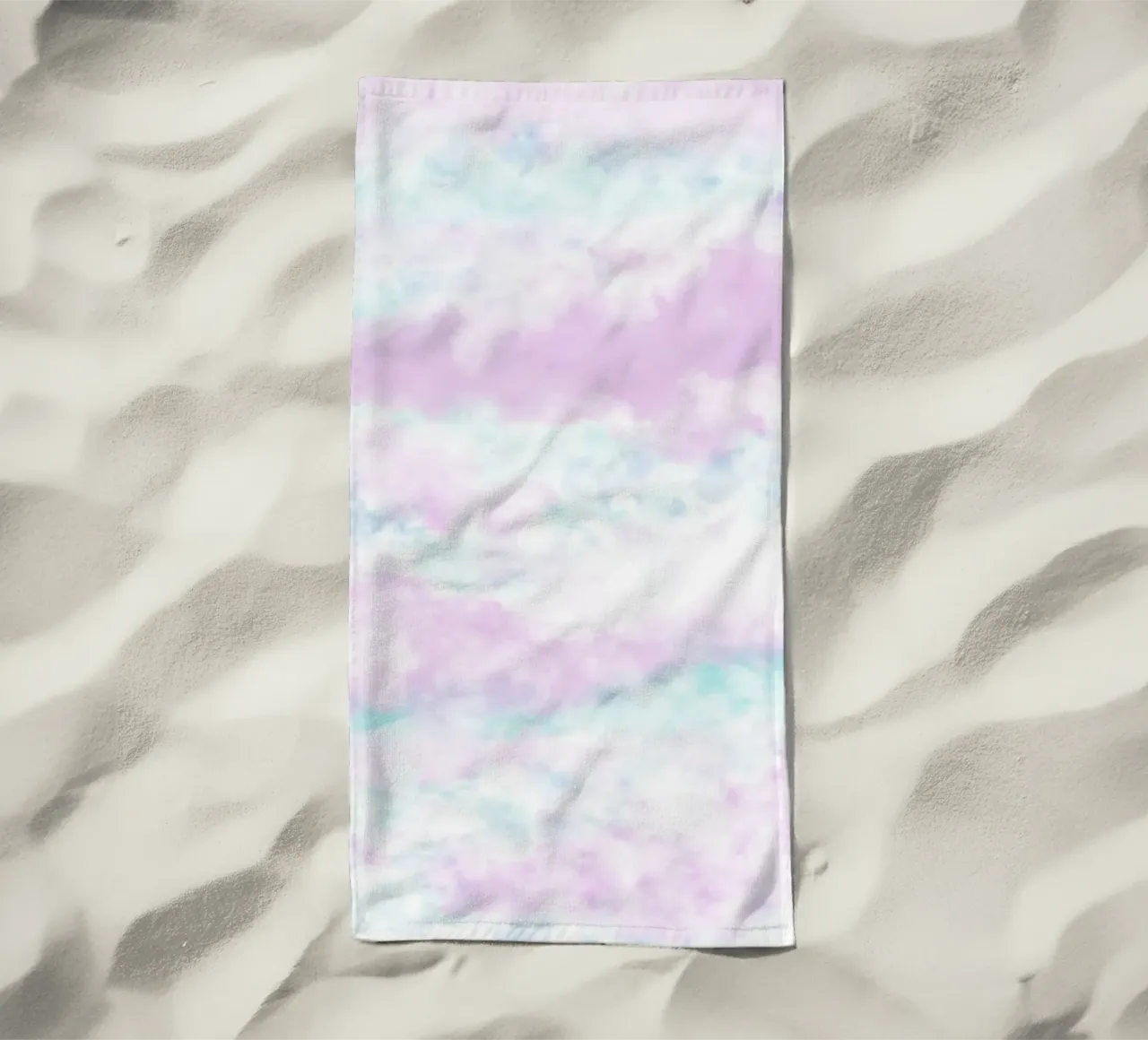 head in the clouds. toalla de playa de FRICKE DESIGN