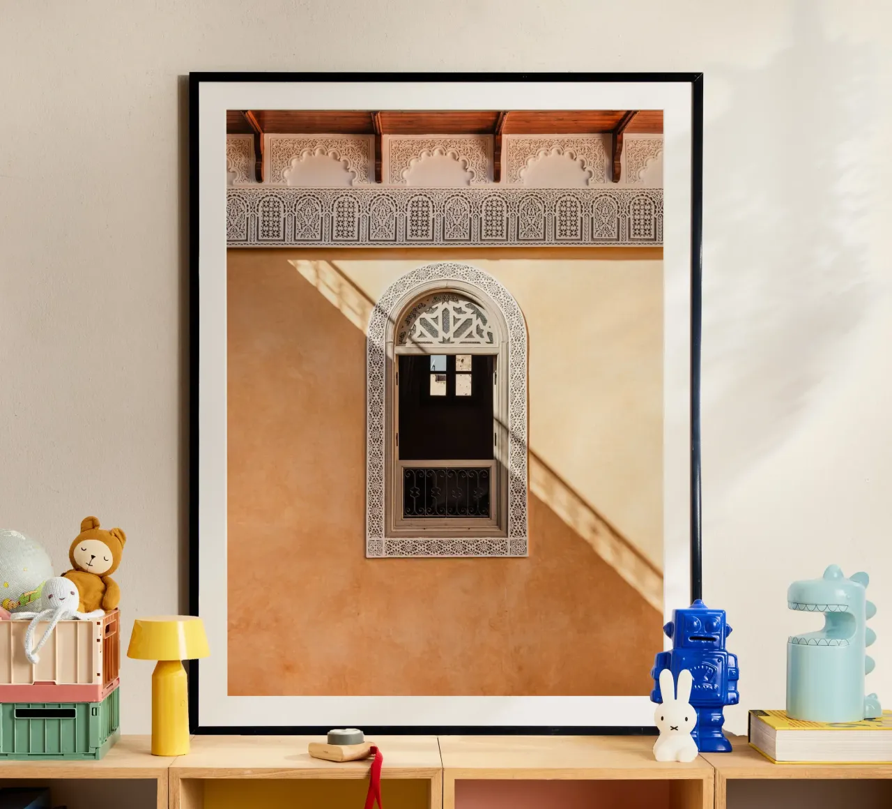 Peach colored wall in Morocco poster da photolovers