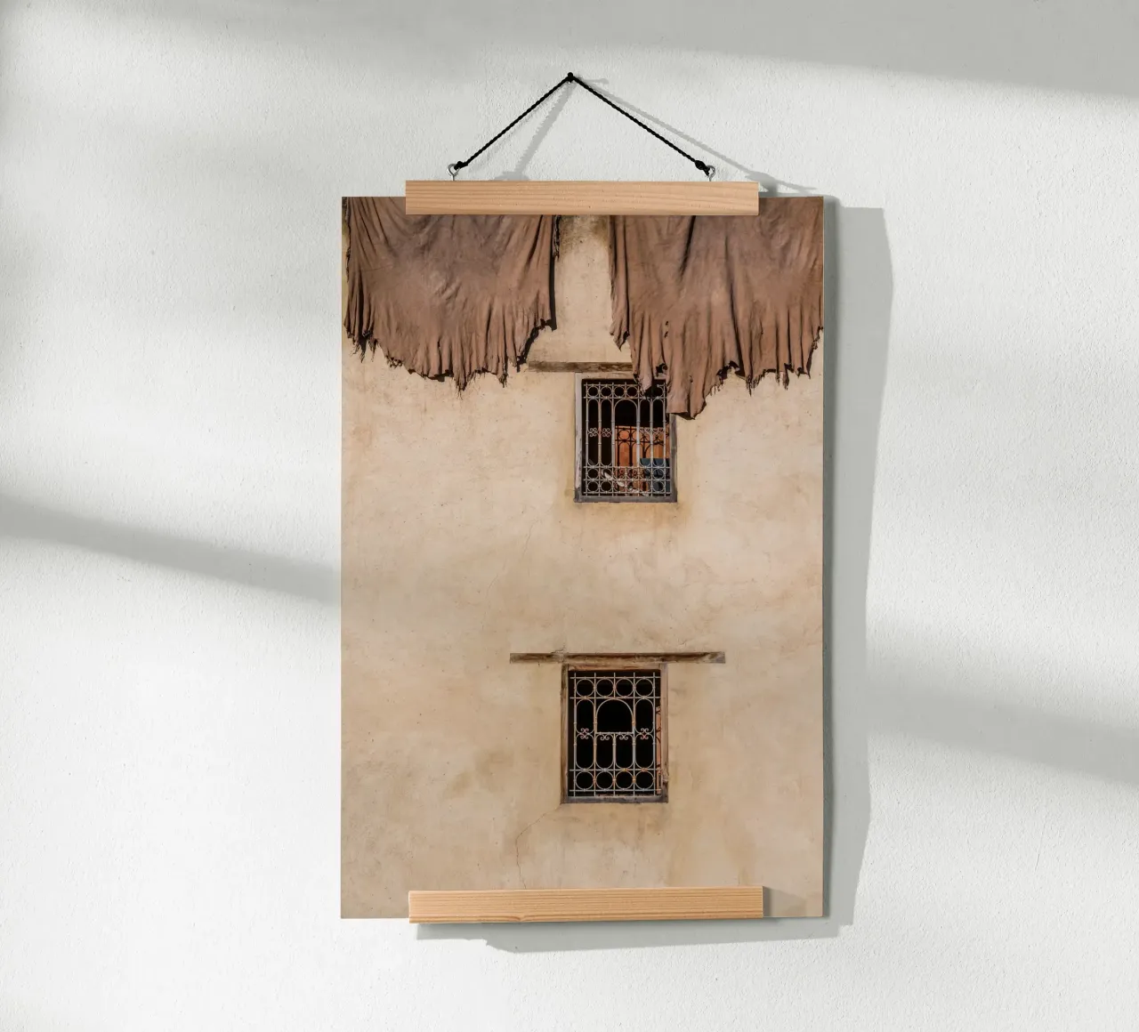 Leather on the wall in fez poster con telaio in alluminio da photolovers