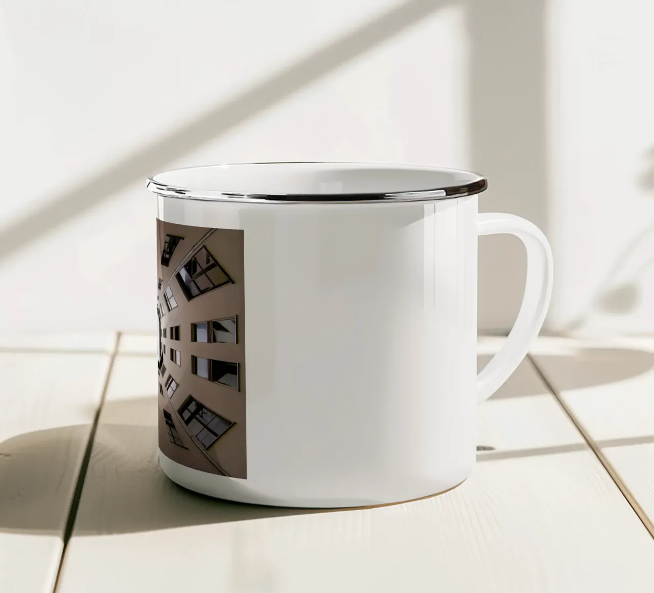 Hinterhof 60 tazza in smalto da Marc Gruninger