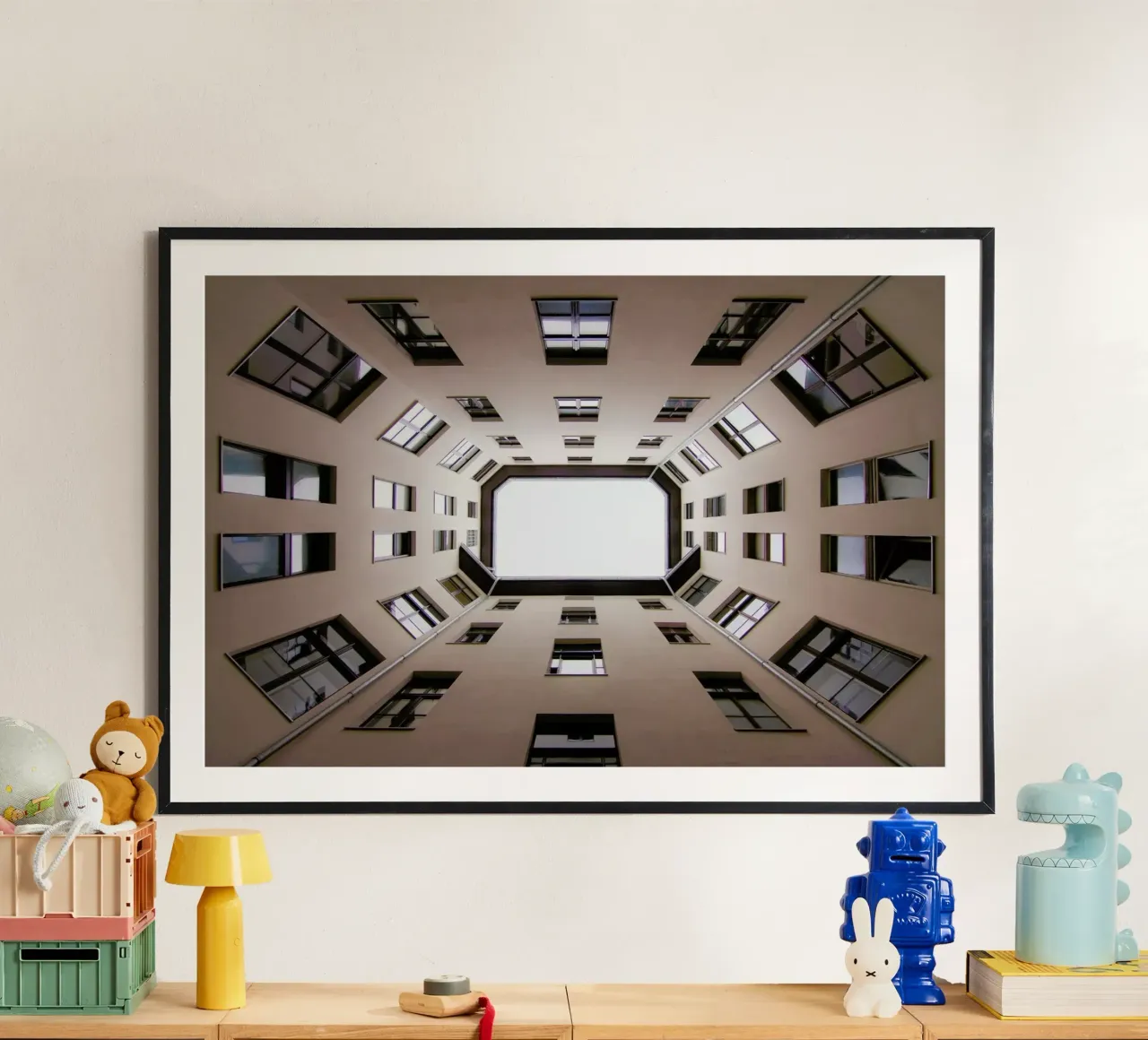 Hinterhof 60 poster con telaio in alluminio da Marc Gruninger