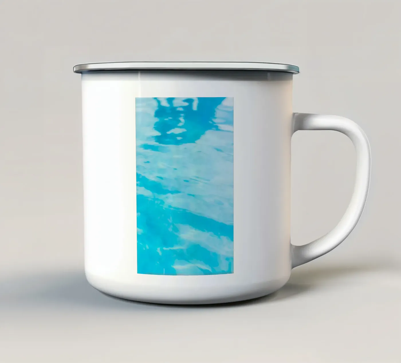 surface reflection emaille mok van Bleu