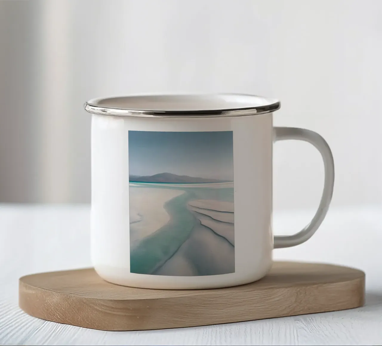 Paesaggio costiero con acque turchesi tazza in smalto da Indigo Tides Art