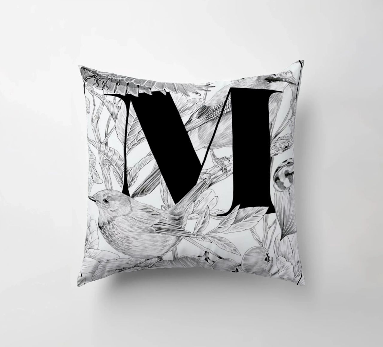 Floral Alphabet M kussen van Faunesque