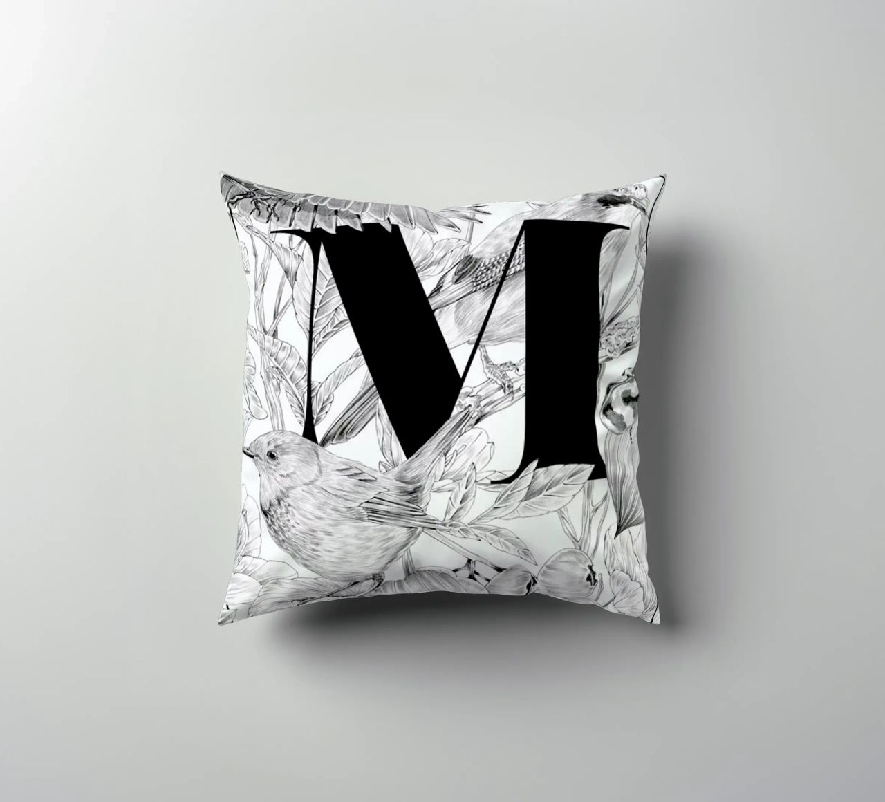 Floral Alphabet M kussen van Faunesque
