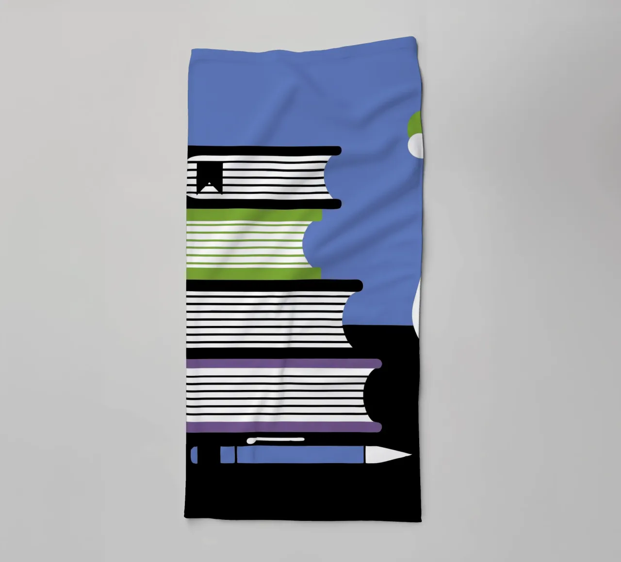 Bücher und Blumenvase Handtuch von LOOK DIFFERENT