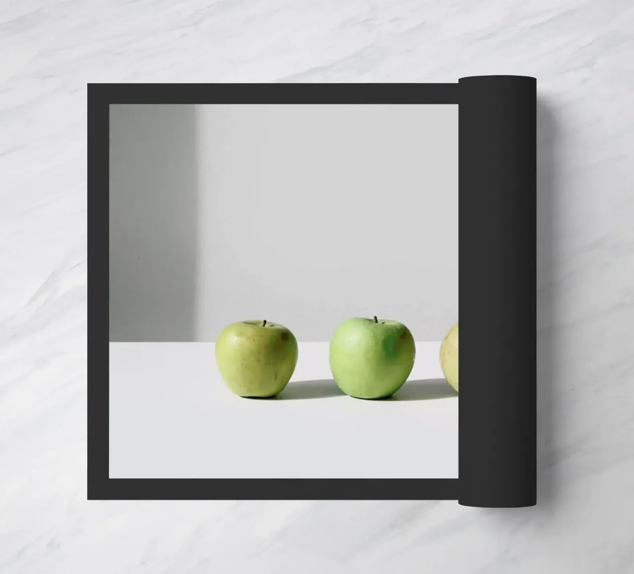 Apples Fußmatte von George Griefy