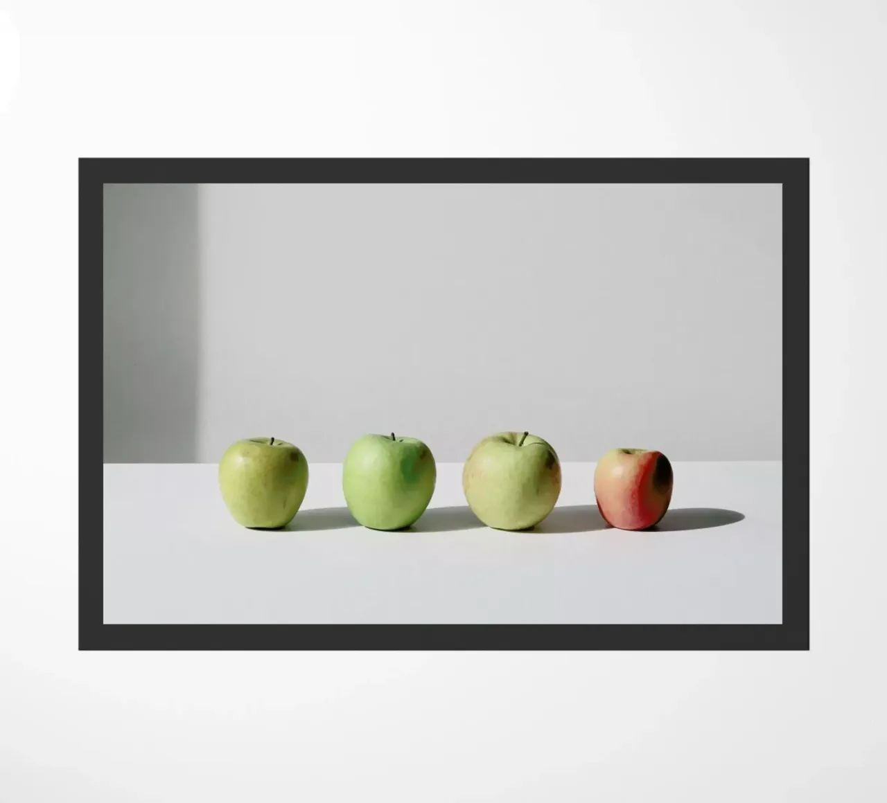 Apples Fußmatte von George Griefy