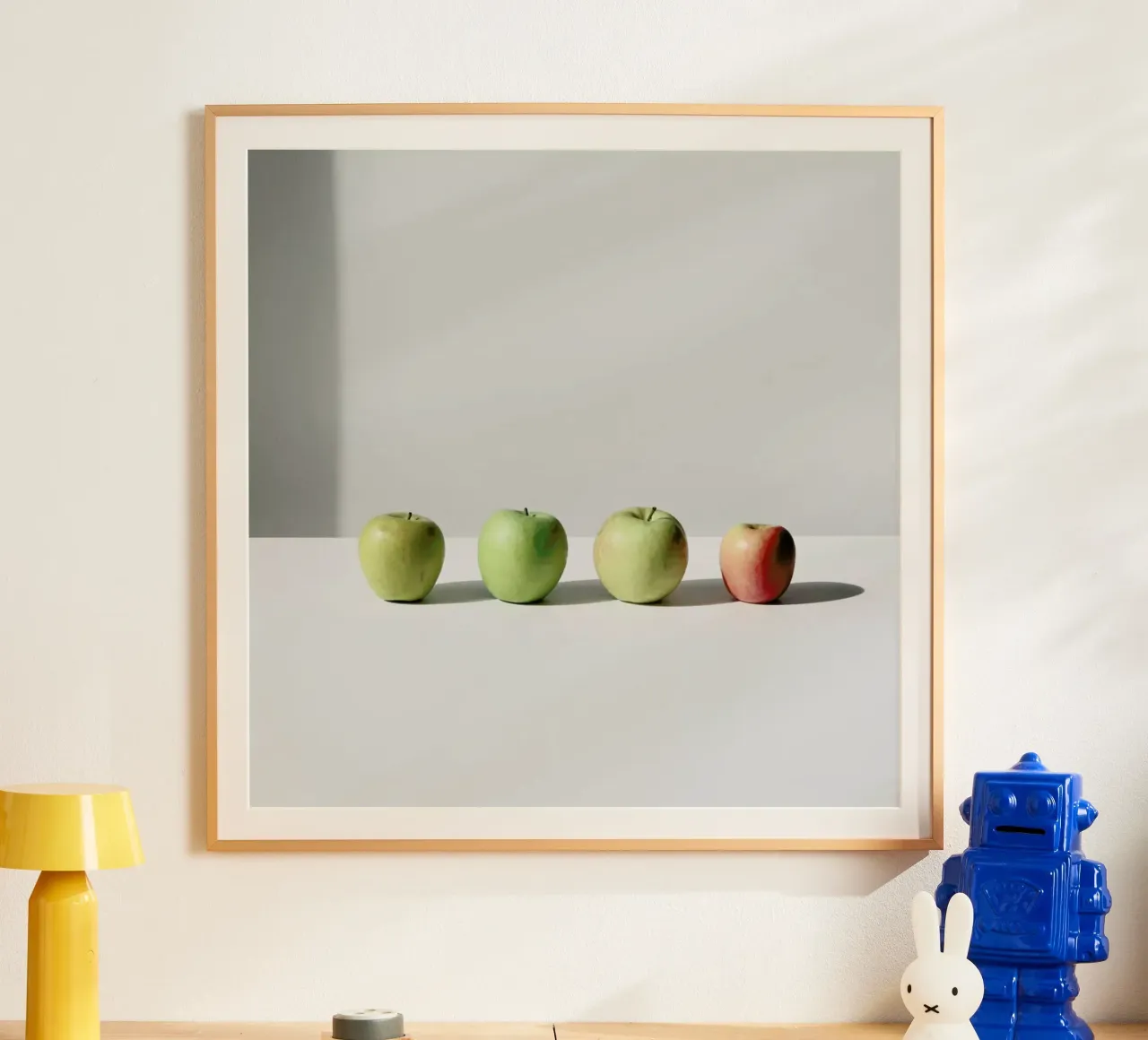Apples poster con telaio in legno da George Griefy