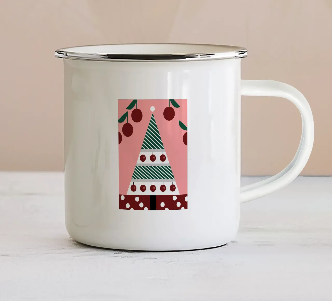 Albero di Natale e ciliegie tazza in smalto da LOOK DIFFERENT