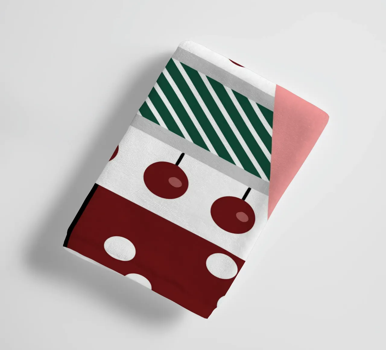Albero di Natale e ciliegie asciugamano da bagno da LOOK DIFFERENT
