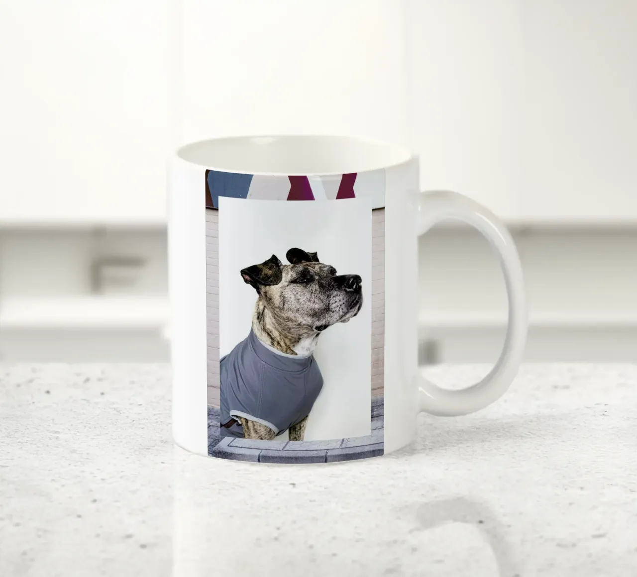 The Tailwaggers 7-3 tazza in ceramica da Paul Aidan Perry