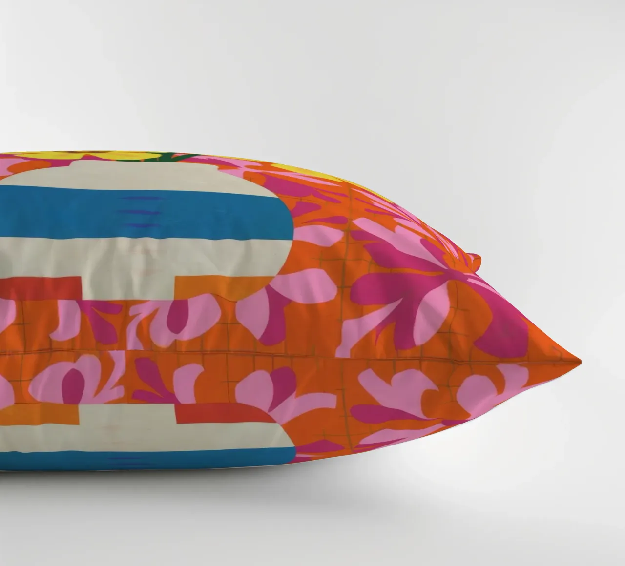 Chromatisches Floral-Patchwork Kissen von Terra Tone
