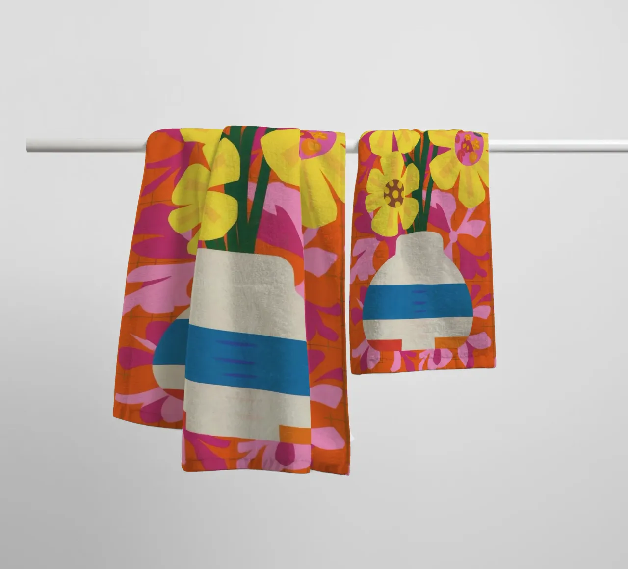 Chromatisches Floral-Patchwork Handtuch von Terra Tone