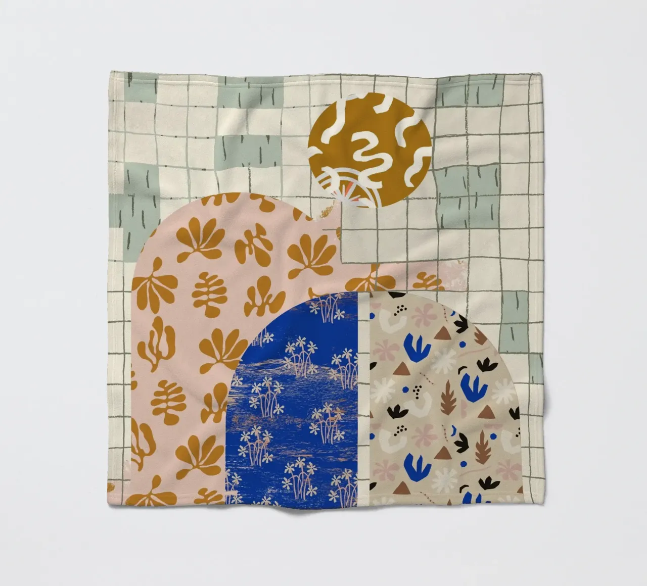 Pattern Play No 2 fleecedeken van treechild