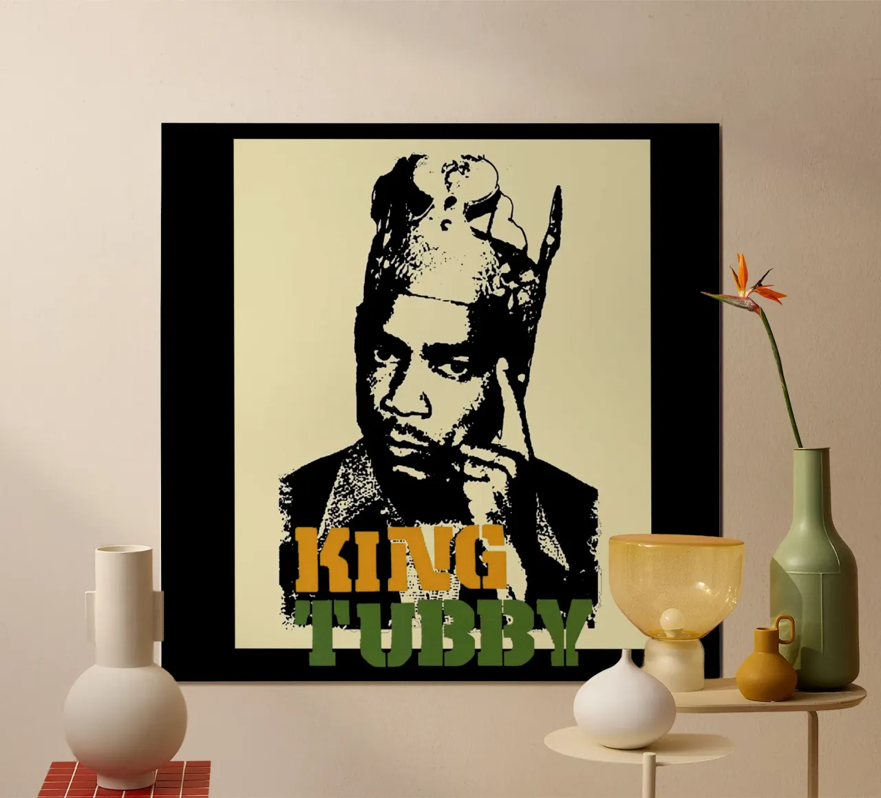 King Tubby poster met houten frame van kiwirsemplok