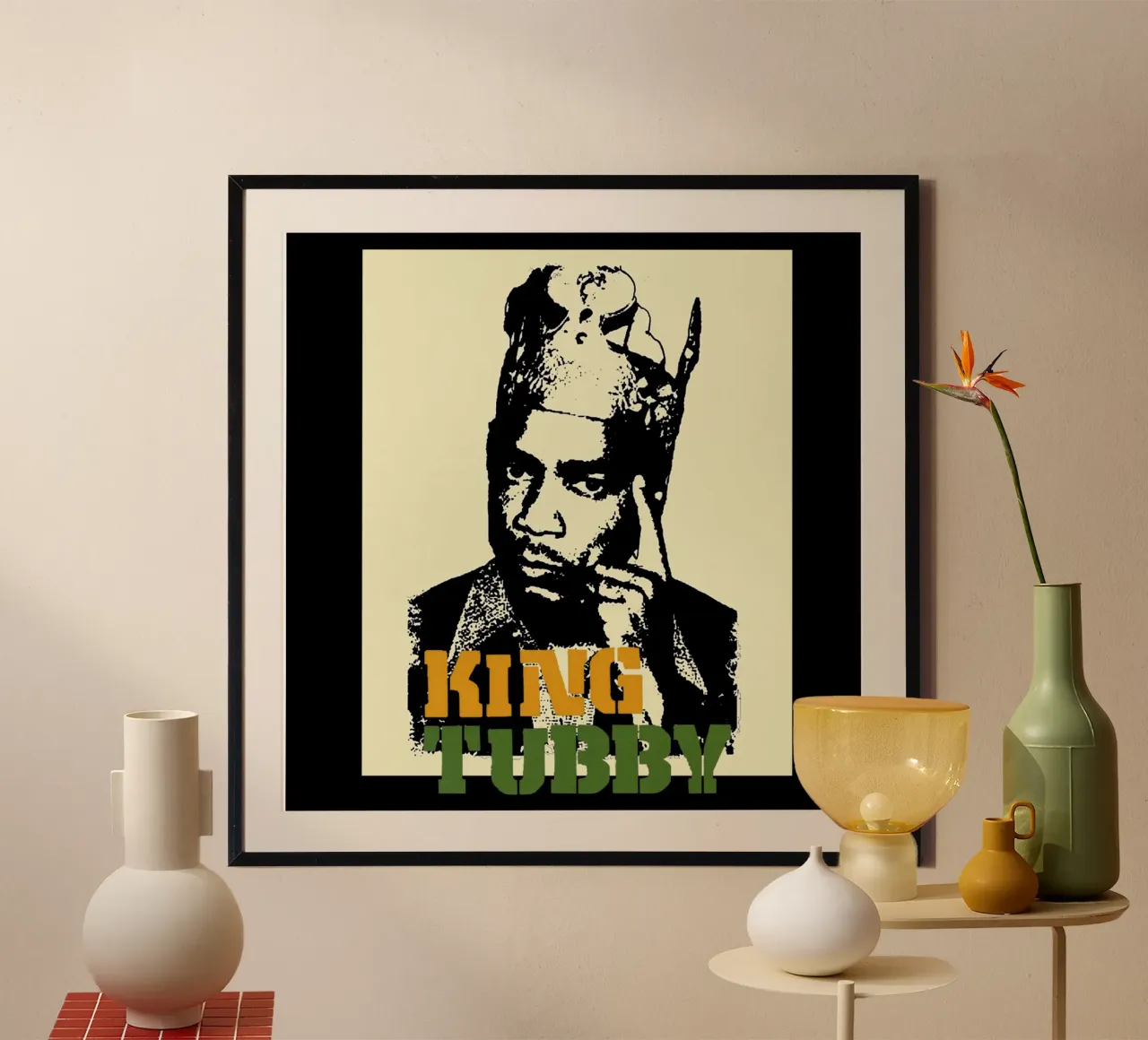 King Tubby poster met houten frame van kiwirsemplok