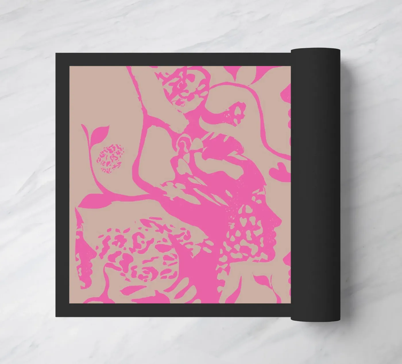 fashion pink deurmat van Giulio Iurissevich