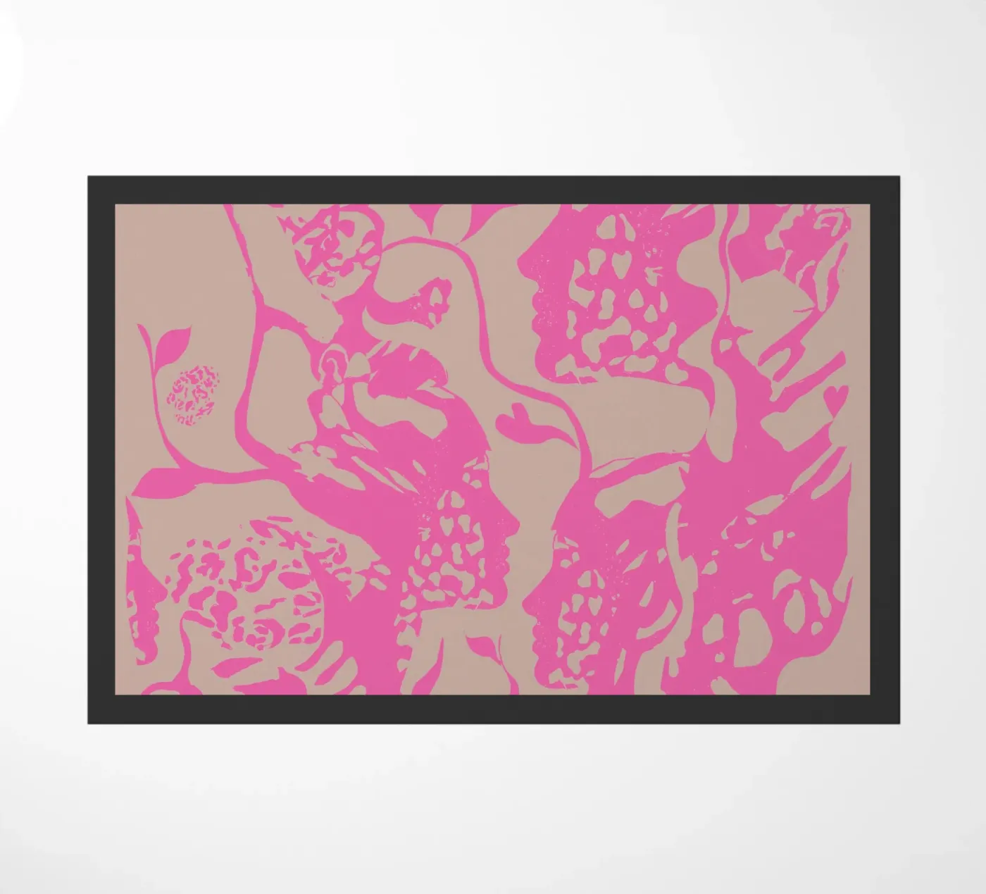 fashion pink deurmat van Giulio Iurissevich