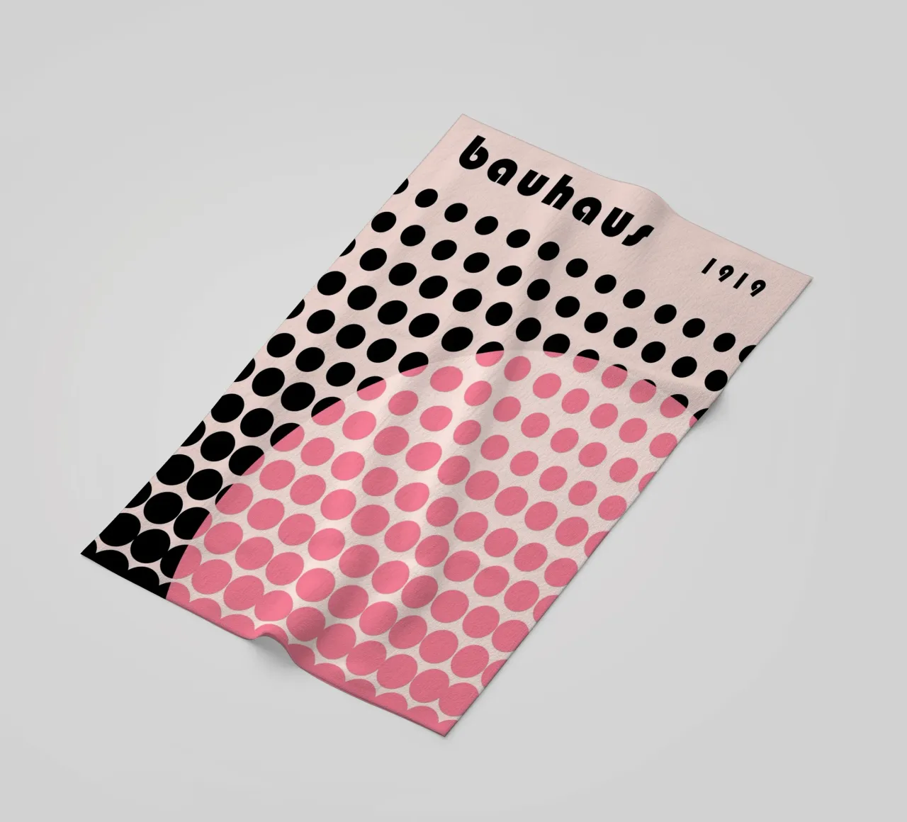 Bauhaus Dots Pop Style Strandtuch von Studio Vibe
