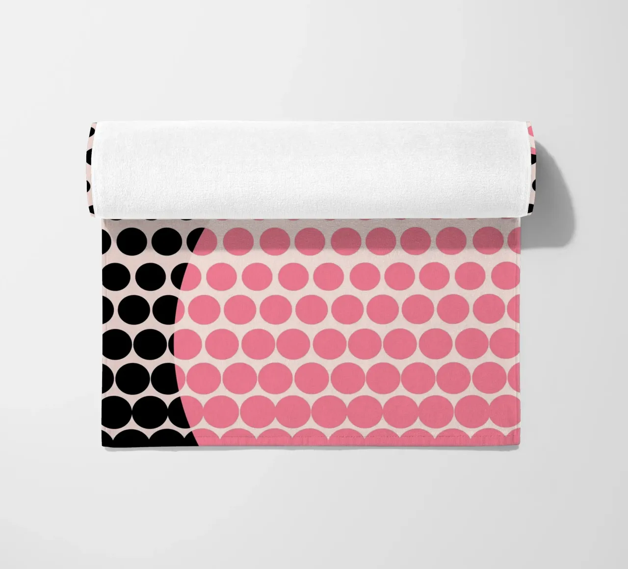Bauhaus Dots Pop Style Strandtuch von Studio Vibe