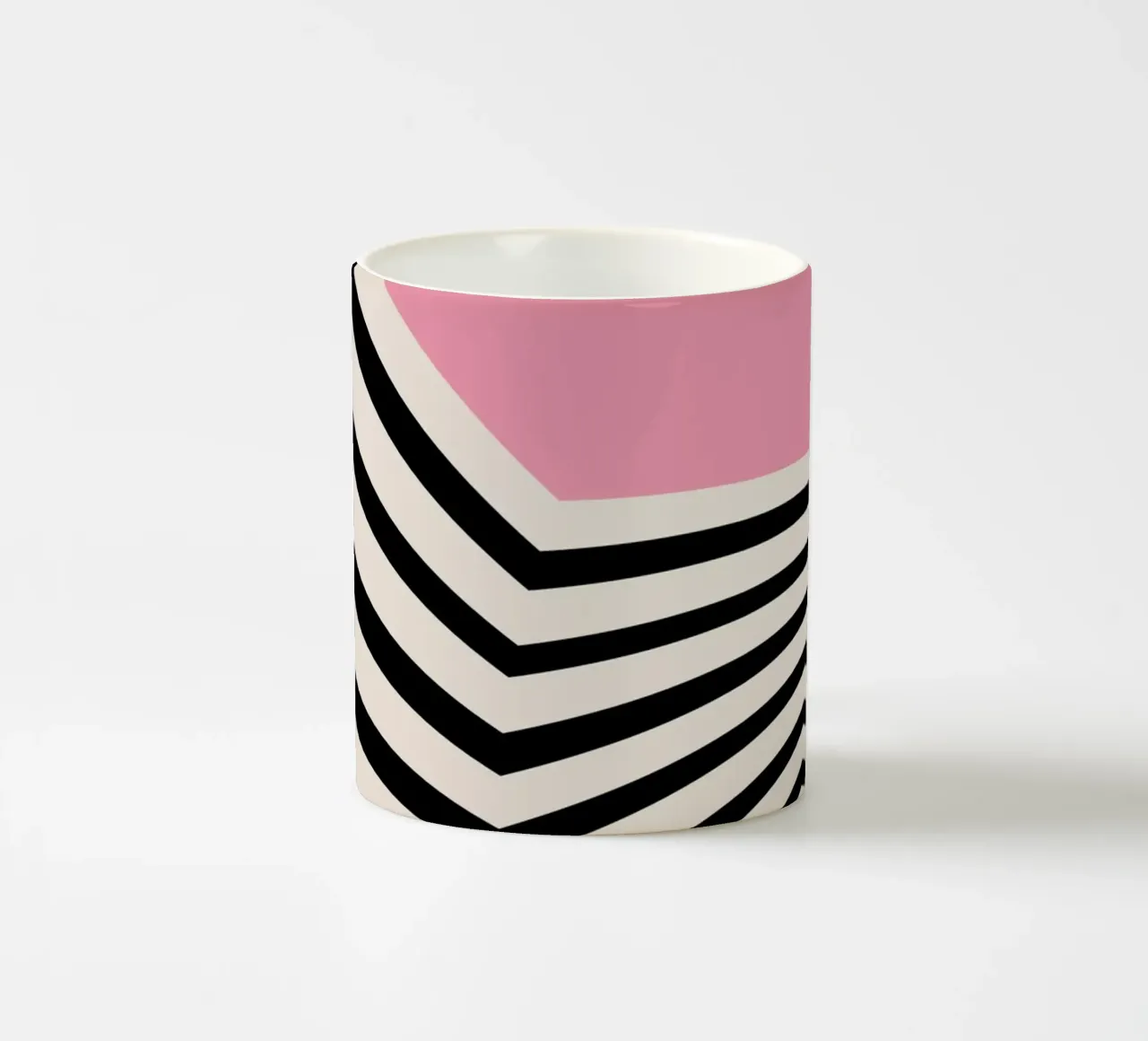 Op Art Zigzag Pink keramische mok van Studio Vibe