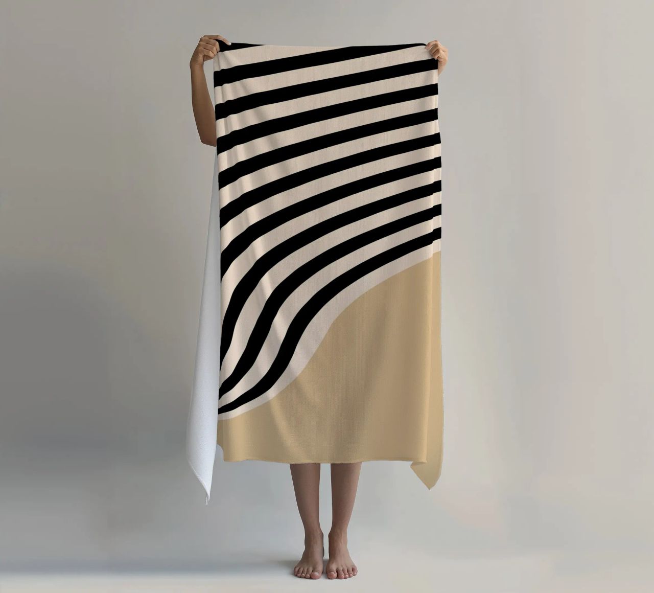 Poster Minimal Wave | Line in beige e nero telo mare da Studio Vibe