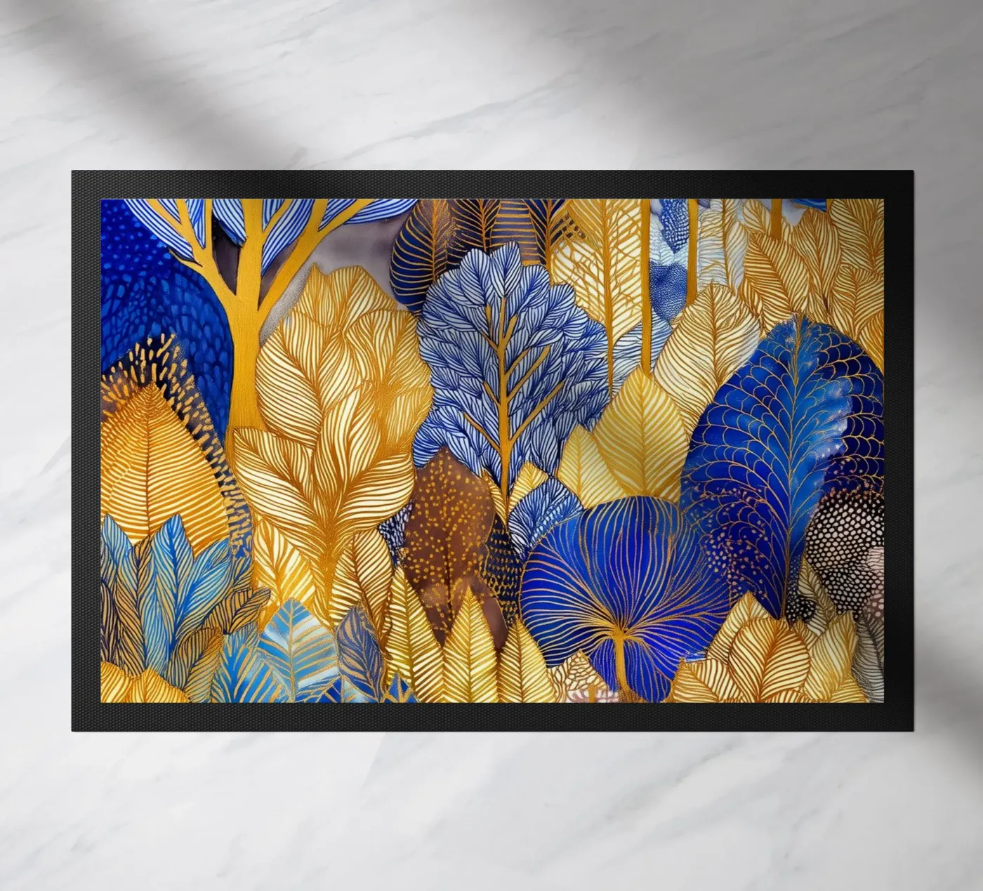 Blauw en goud bos deurmat van Justyna Jaszke JBJart