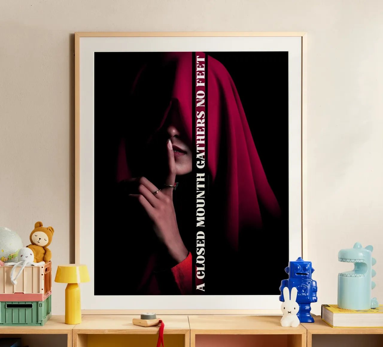 citazioni - Una bocca chiusa non raccoglie piedi. poster da moraaGP