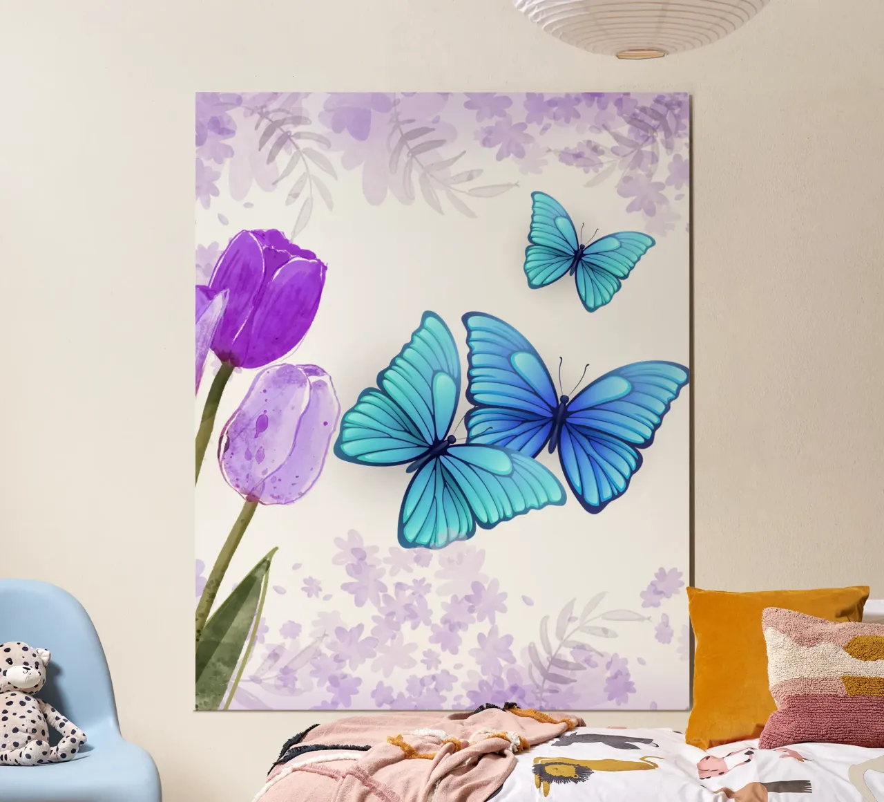 Tulipani viola e farfalle blu - Design floreale poster con telaio in alluminio da StrindesignStudio