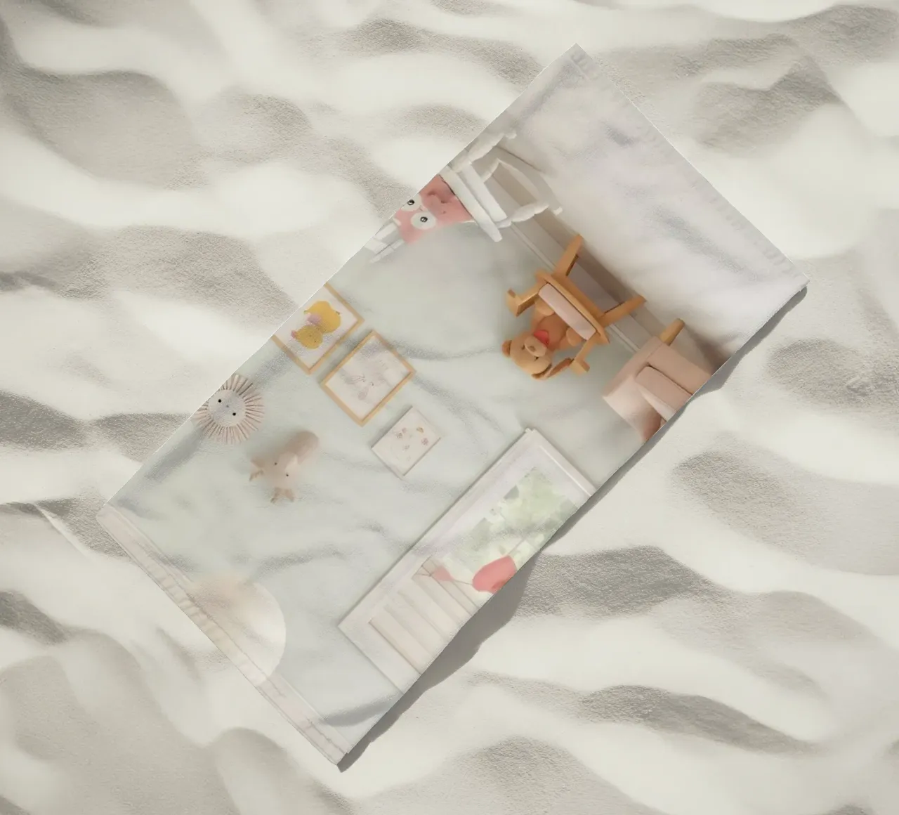 Lichte en gezellige kinderkamer met speelse inrichting en zachte strandhanddoek van DesignDoodle