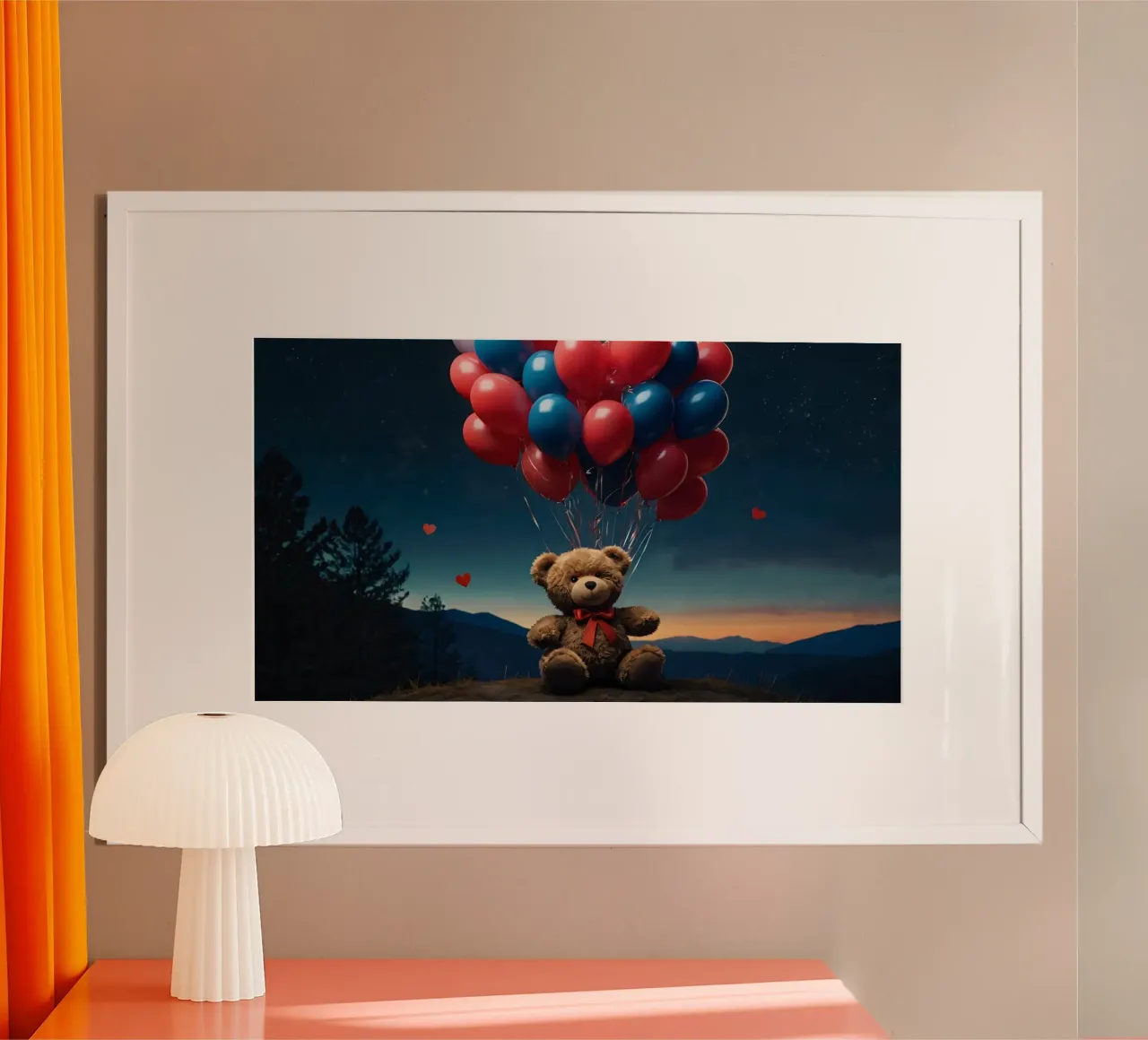 Teddybär hält bunte Luftballons in der Abenddämmerung mit Bergen Poster mit Kunststoffrahmen von DesignDoodle