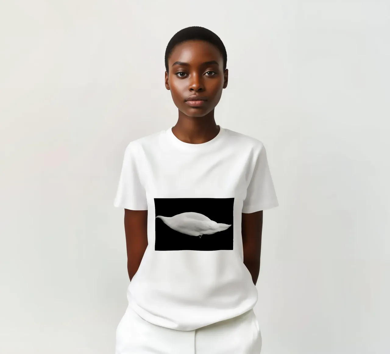 Like a Swan t-shirt da Anja Hebrank Photography