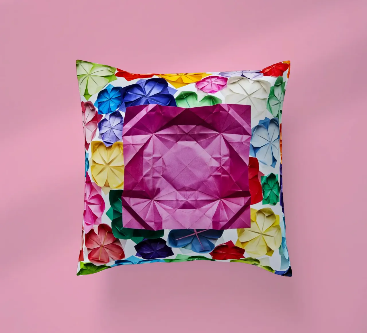 The Unfolded Lotus cuscino da Kyla Elaine