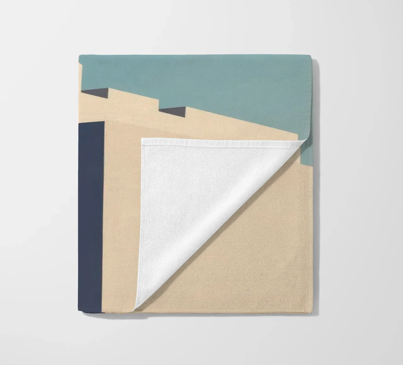 Oslo - Lange schaduwen onder een ijzige hemel strandhanddoek van Affiches Minimalistes