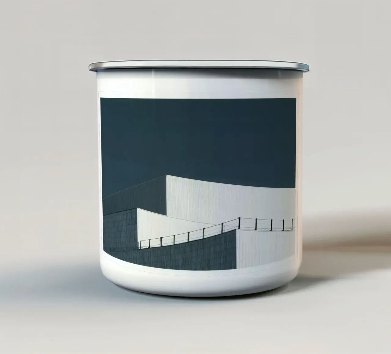 Helsinki - Linee pure sotto un cielo denso tazza in smalto da Minimalistic