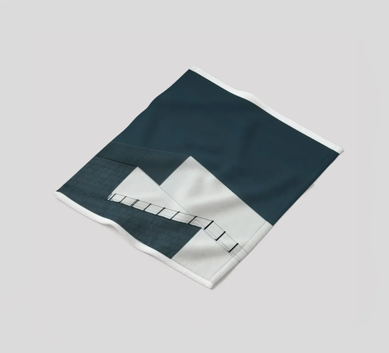 Helsinki - Linee pure sotto un cielo denso coperta in pile da Minimalistic
