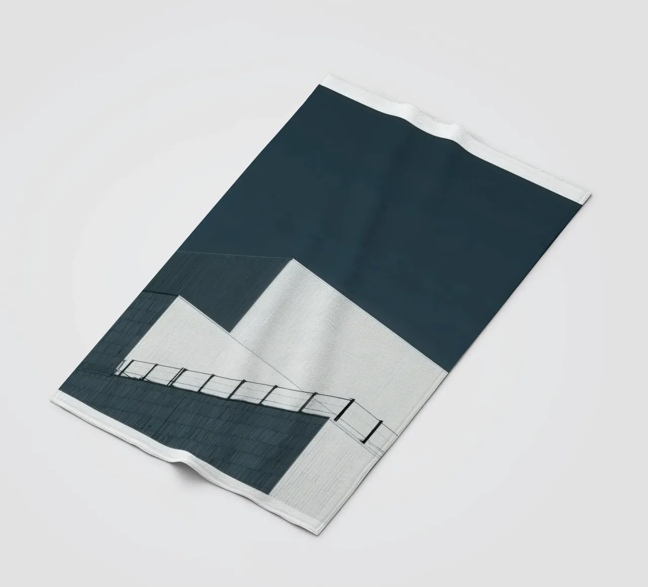 Helsinki - Linee pure sotto un cielo denso coperta in pile da Minimalistic