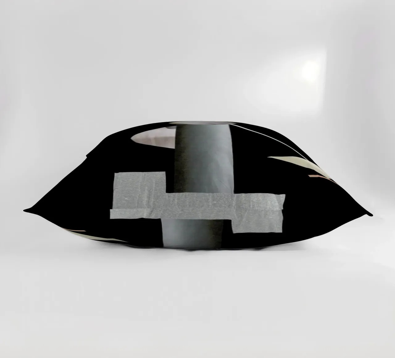 On 03 cuscino da The Home Office Studio