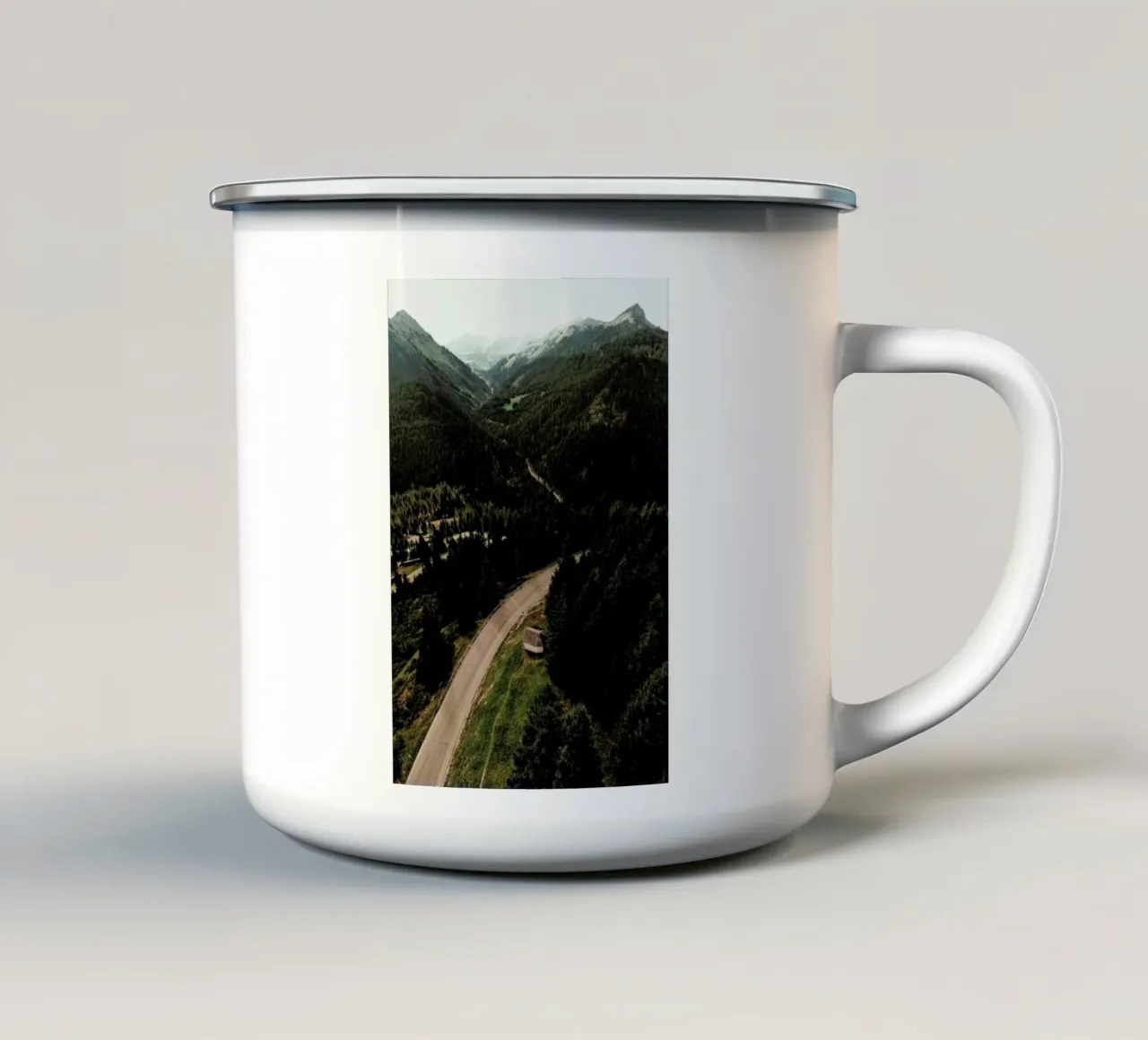 Roadtrip Edition 2 tazza in smalto da Sebastian Hilgetag
