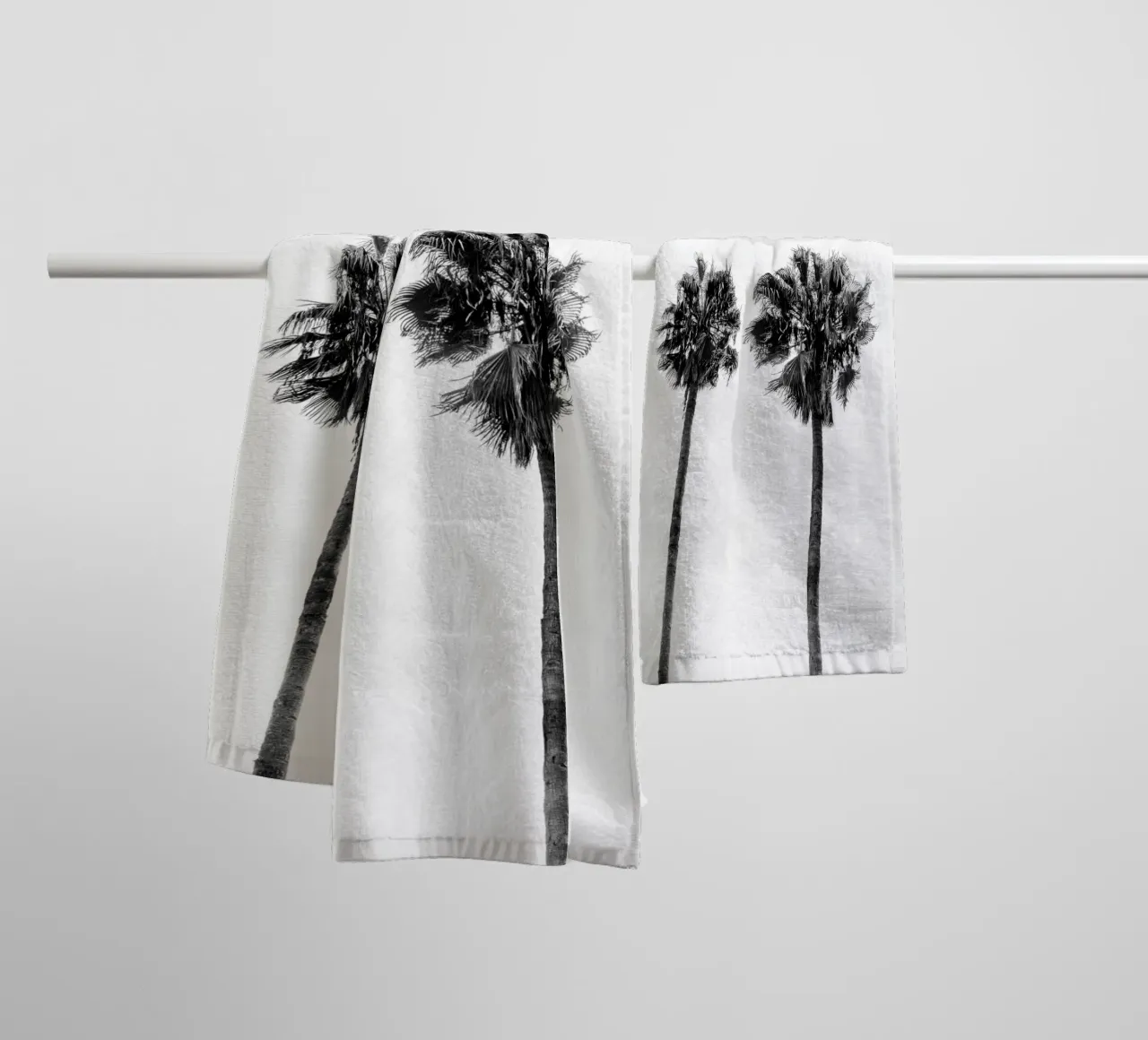 Palm trees in Marrakesh asciugamano da bagno da photolovers