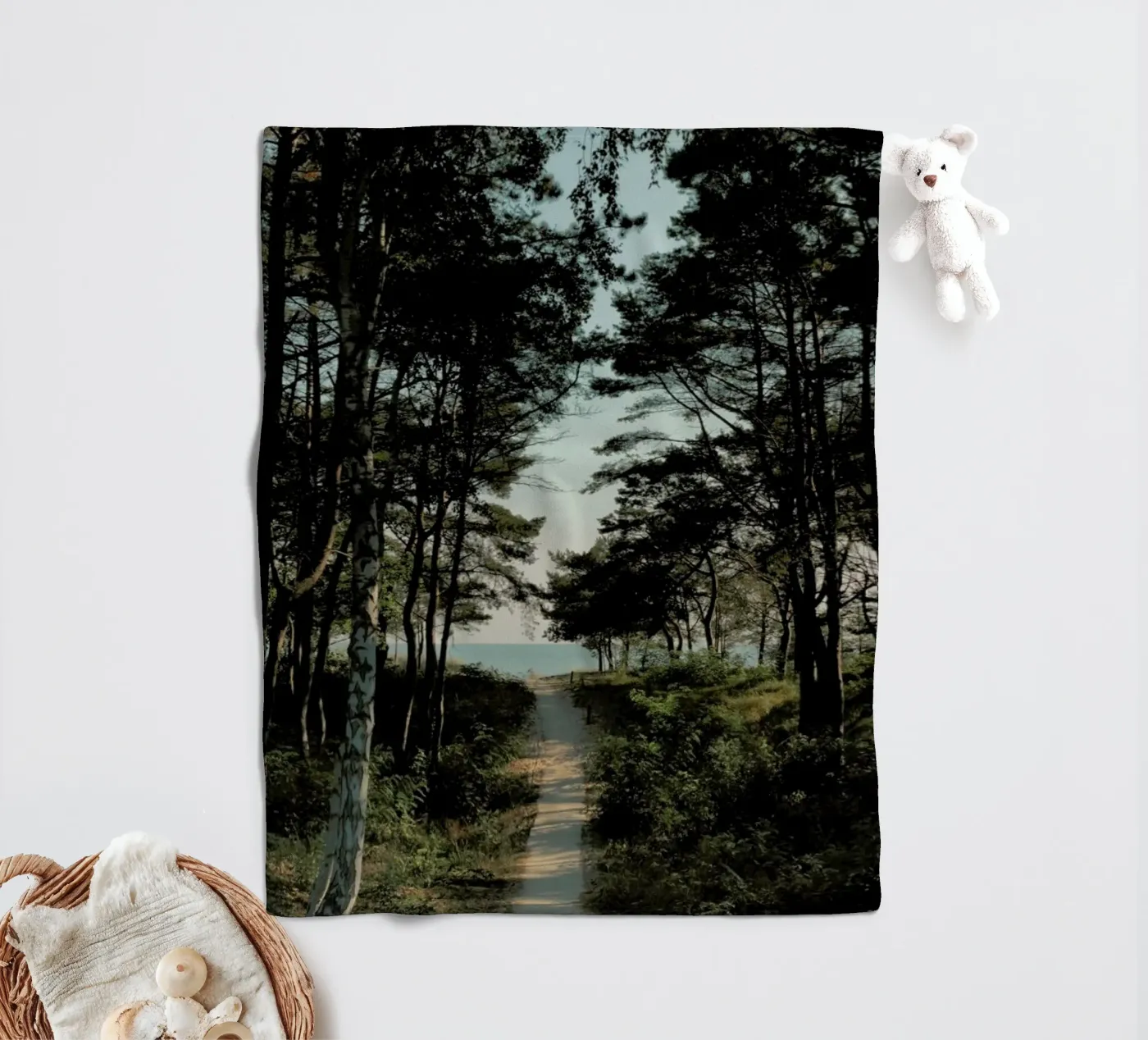 Beach Path Fleecedecke von Sebastian Hilgetag