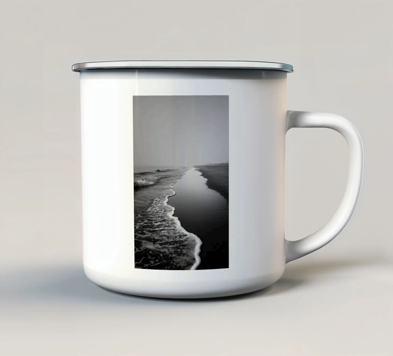 Spiaggia minimalista in bianco e nero tazza in smalto da Indigo Tides Art